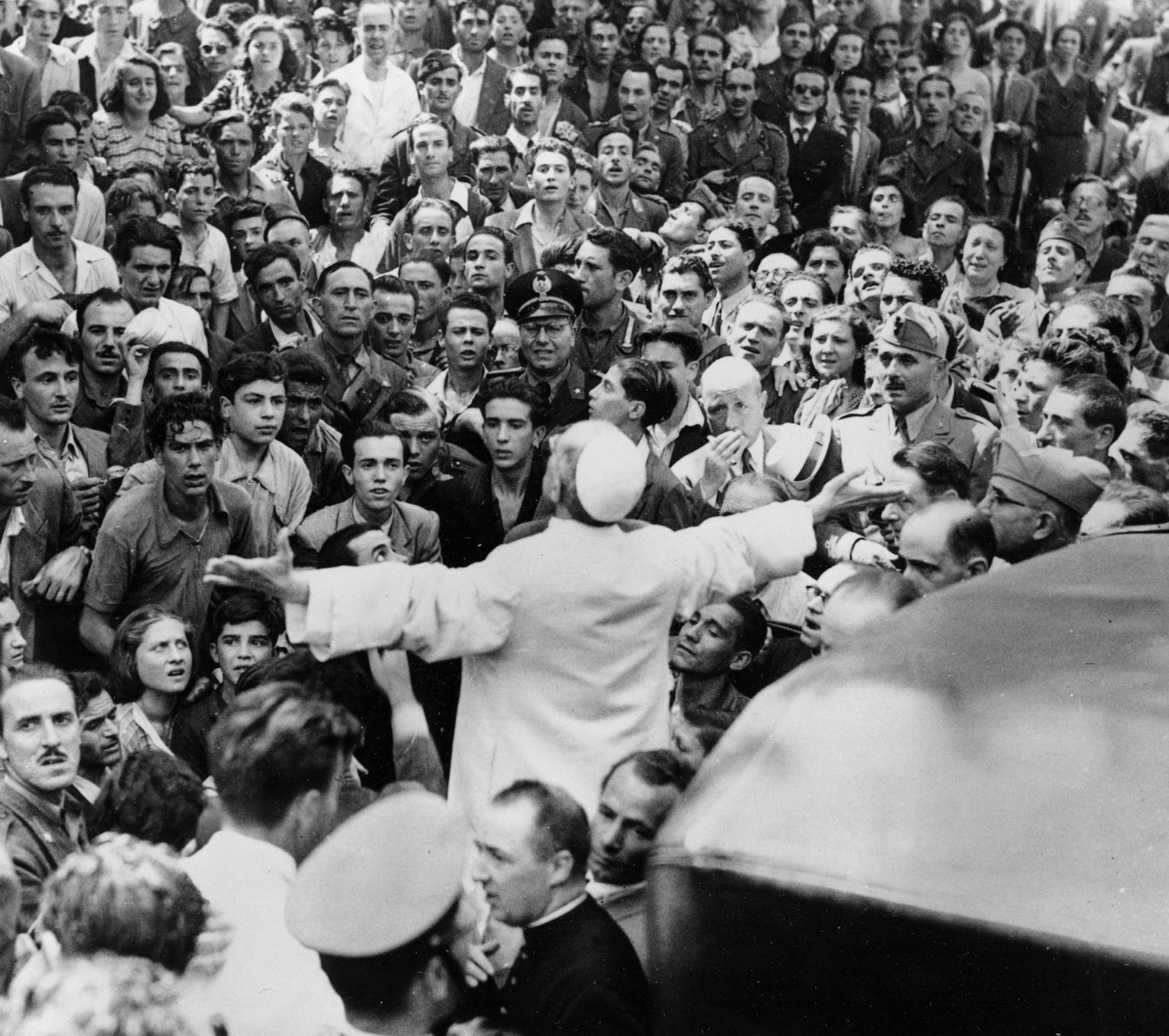 1943: Pope Pius XII